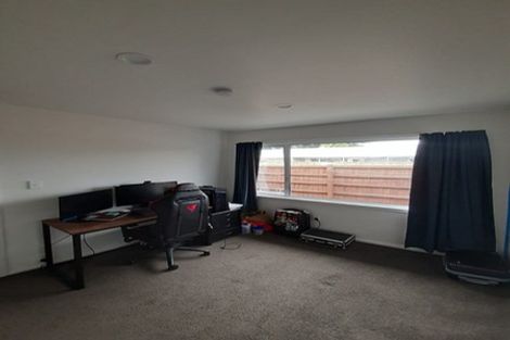 Photo of property in 2/7a Curletts Road, Sockburn, Christchurch, 8042