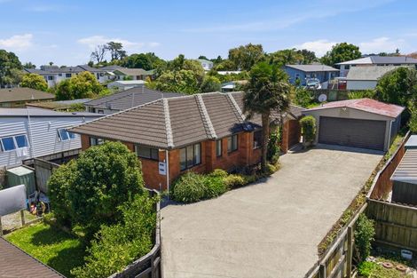 Photo of property in 25a Mcinnes Road, Weymouth, Auckland, 2103