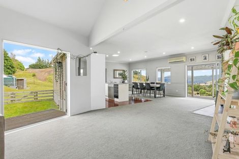 Photo of property in 89 Hill View Drive, Acacia Bay, Taupo, 3385