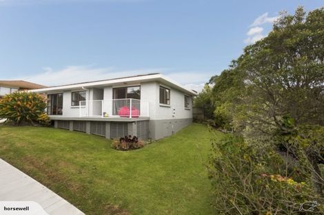 Photo of property in 1/489 Beach Road, Murrays Bay, Auckland, 0630