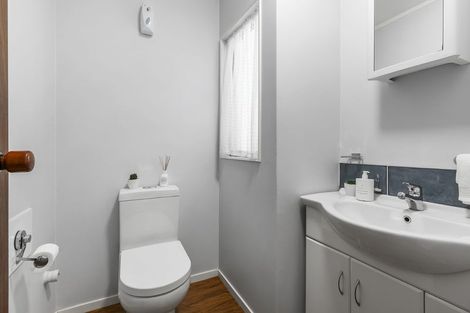 Photo of property in 20 Zande Terrace, Tawa, Wellington, 5028