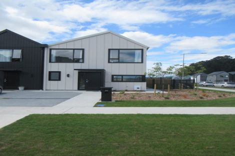 Photo of property in 28 Dahl Drive, Wallaceville, Upper Hutt, 5018