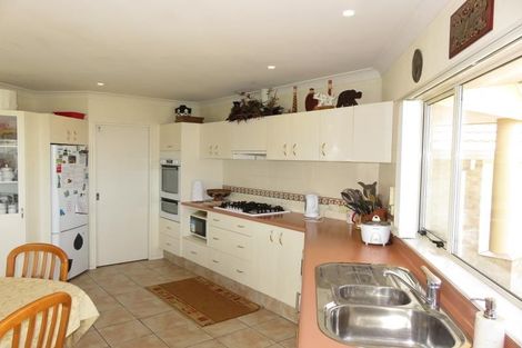 Photo of property in 16 Imran Terrace, Khandallah, Wellington, 6035