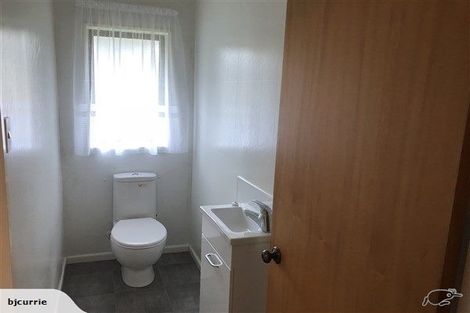 Photo of property in 32 Langston Avenue, Palmerston North, 4414