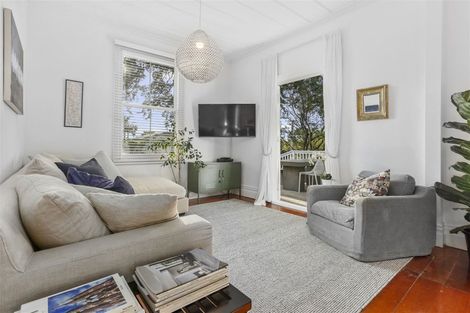 Photo of property in 1/23 Gladstone Road, Northcote, Auckland, 0627