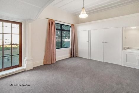 Photo of property in 531 Marine Parade, Napier South, Napier, 4110