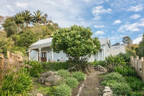 Photo of property in 6 Milton Road, Bluff Hill, Napier, 4110