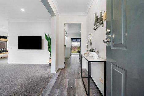 Photo of property in 82 Hillwell Drive, Henderson, Auckland, 0612