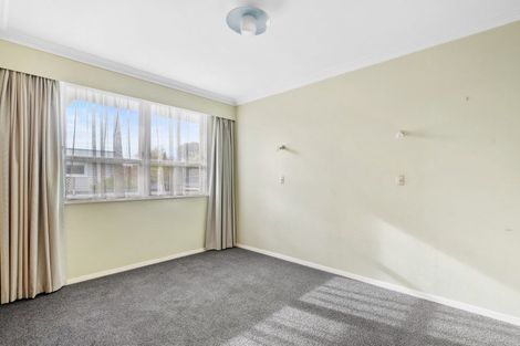 Photo of property in 43 Karaka Crescent, Levin, 5510
