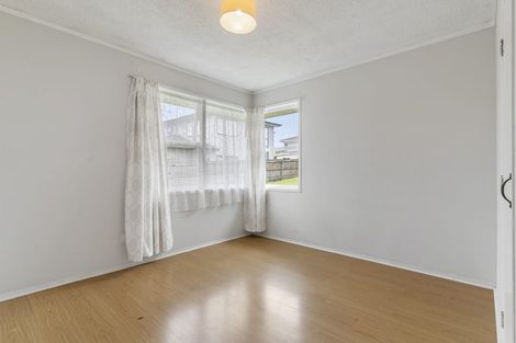 Photo of property in 2/9 Wells Road, Bucklands Beach, Auckland, 2012