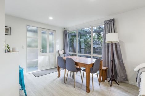 Photo of property in 18b Holiday Road, Stanmore Bay, Whangaparaoa, 0932