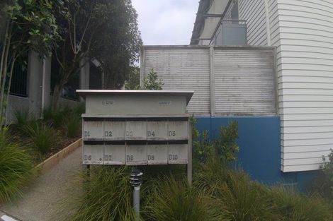 Photo of property in 2d/20 Ian Marwick Place, Birkenhead, Auckland, 0626