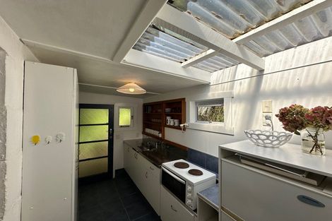 Photo of property in 12 Sylvan Glade, Piha, 0772