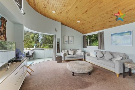 Photo of property in 2/517 Marine Drive, Sunshine Bay, Lower Hutt, 5013