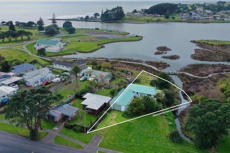 Photo of property in 116 Centennial Avenue, Waitara, 4320