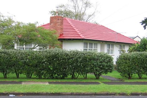 Photo of property in 102 Tiraumea Drive, Pakuranga, Auckland, 2010