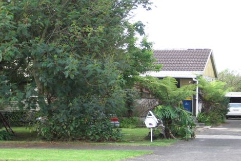 Photo of property in 21 Flanshaw Road, Te Atatu South, Auckland, 0610