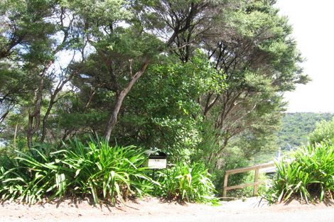 Photo of property in 38 Okoka Road, Omiha, Waiheke Island, 1081