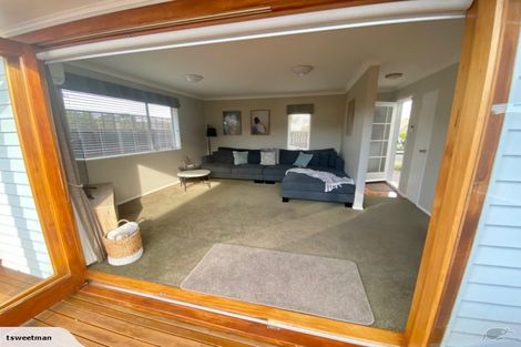 Photo of property in 15 Bernard Street, Avenues, Whangarei, 0110