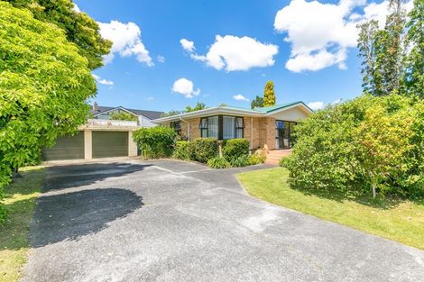 Photo of property in 56 Braid Road, St Andrews, Hamilton, 3200