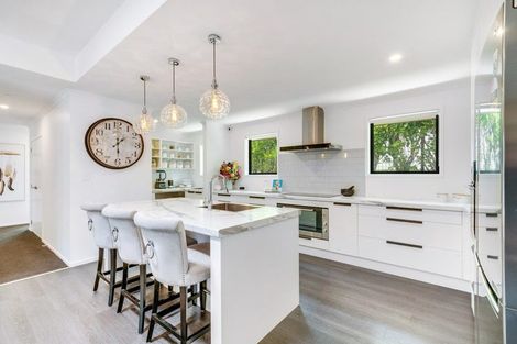 Photo of property in 42 Twin Parks Rise, Papakura, 2110