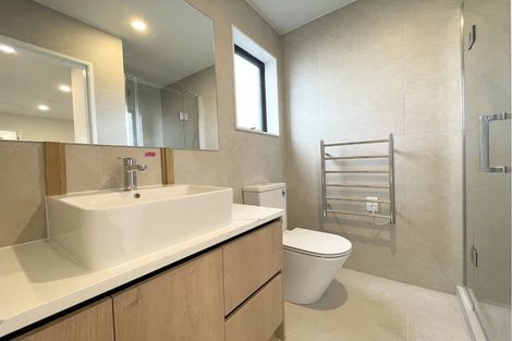 Photo of property in 44e Sylvan Crescent, Te Atatu South, Auckland, 0610