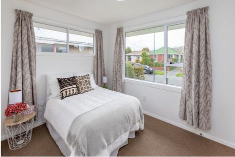 Photo of property in 1/83 Roberta Drive, Somerfield, Christchurch, 8024