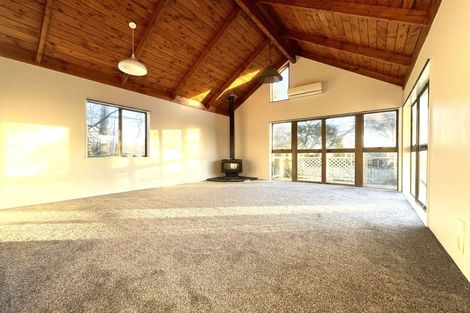 Photo of property in 2 Deodar Place, Totara Heights, Auckland, 2105