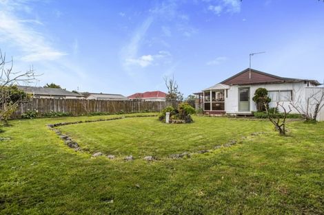 Photo of property in 17 Edgewater Drive, Pakuranga, Auckland, 2010