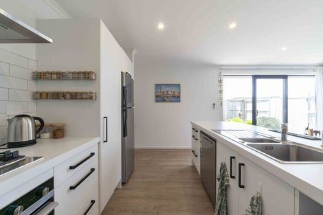 Photo of property in 2/2 Bostonkip Crescent, Fitzroy, Hamilton, 3282