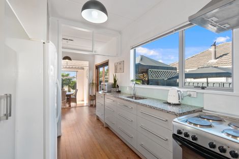 Photo of property in 18 Garvins Road, Hornby, Christchurch, 8042