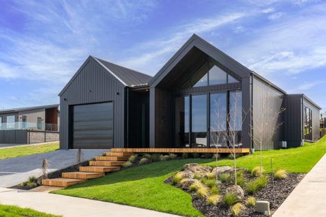 Photo of property in 21 Annie Aranui Drive, Poraiti, 4182