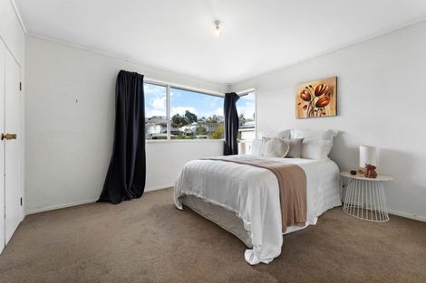 Photo of property in 2 Longreach Drive, Sunnyvale, Auckland, 0612
