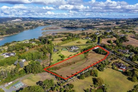 Photo of property in 239 Broomfields Road, Whitford, Howick, 2571