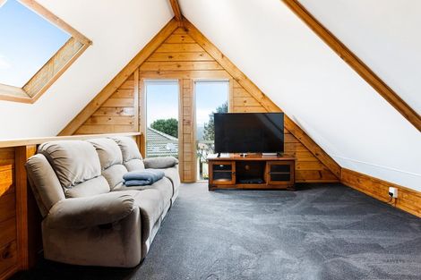 Photo of property in 9a Madigan Place, Glendene, Auckland, 0602