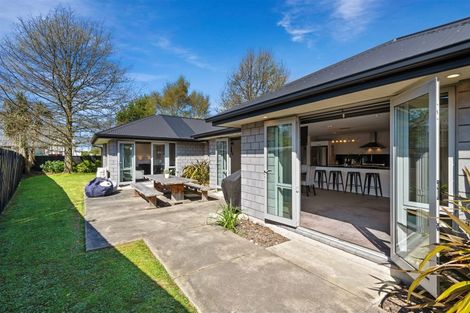 Photo of property in 18 Bateman Avenue, Bryndwr, Christchurch, 8053