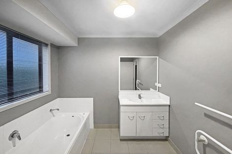 Photo of property in 18 Malbec Place, Rototuna, Hamilton, 3210