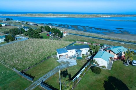 Photo of property in 10 Neva Street, Fortrose, Invercargill, 9875