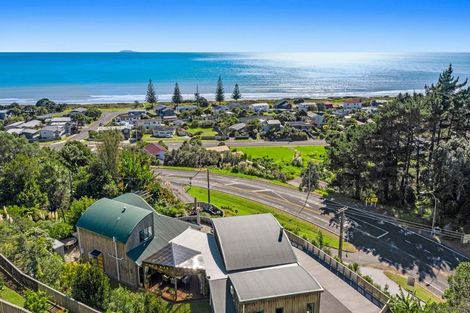 Photo of property in 2 Kowhai Street, Ohope, 3121