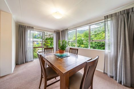 Photo of property in 2/7 Harvard Grove, Totara Park, Upper Hutt, 5018