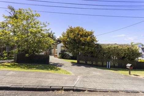 Photo of property in 36 Elliston Crescent, Stanmore Bay, Whangaparaoa, 0932