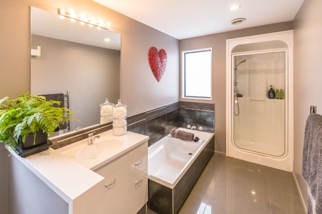 Photo of property in 10 Haineswood Lane, Sockburn, Christchurch, 8042