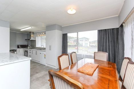 Photo of property in 5 Bronte Place, Whalers Gate, New Plymouth, 4310
