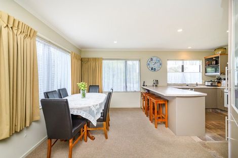 Photo of property in 2 Logan Grove, Feilding, 4702