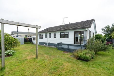 Photo of property in 2 Millar Place, Nawton, Hamilton, 3200