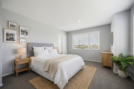 Photo of property in 2 Boocock Crescent, Orewa, 0931