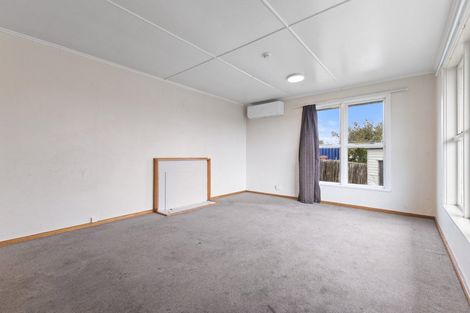Photo of property in 12 Mattingley Street, Aranui, Christchurch, 8061