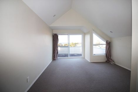 Photo of property in 1/10 Copperfield Terrace, Mellons Bay, Auckland, 2014