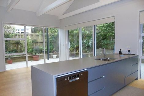 Photo of property in 5a Agra Crescent, Khandallah, Wellington, 6035