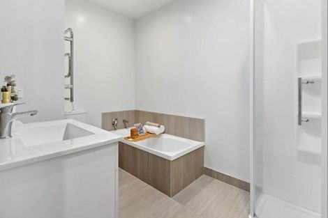 Photo of property in 1 Regiment Road, Papakura, 2110